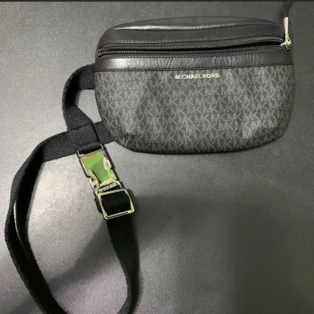 COPY - Authentic Michael Kors Fanny Pack